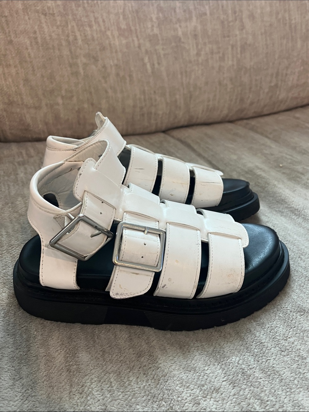 NOBO White & Black Chunks Sandals Women’s 6